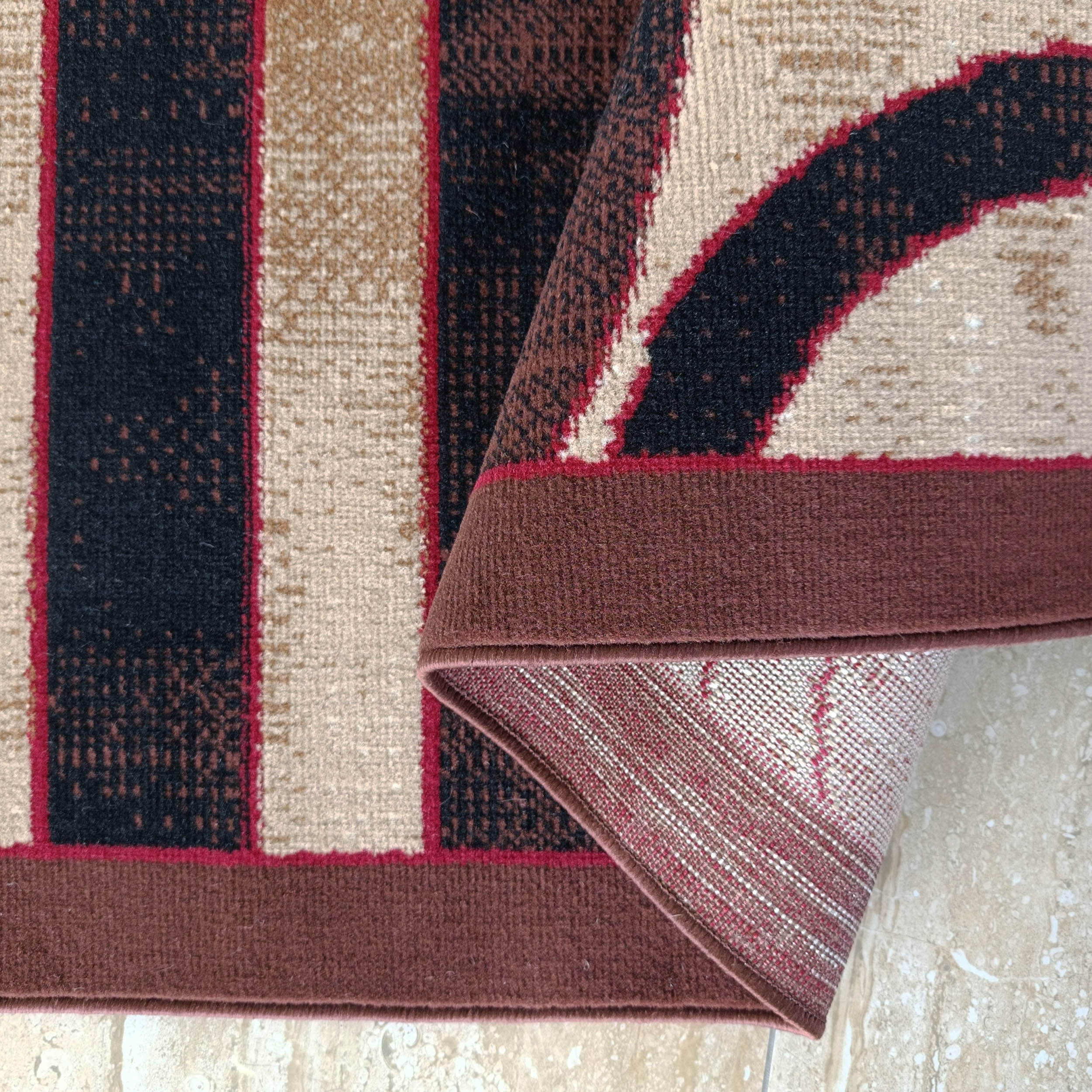 Dywan Klasyczny BCF Alfa 22 brązowy