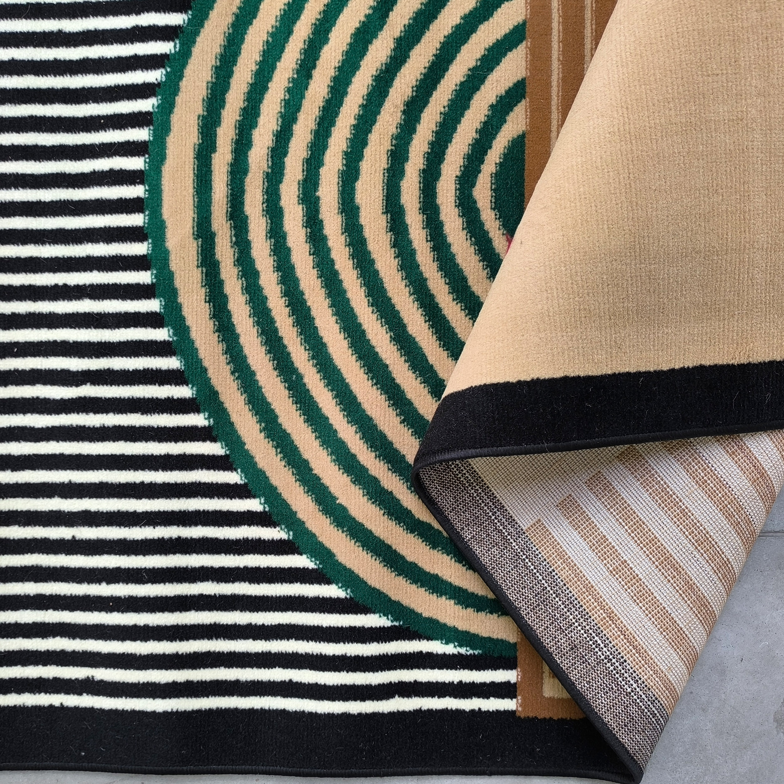 Dywan Klasyczny BCF Alfa 18 czarno-zielony