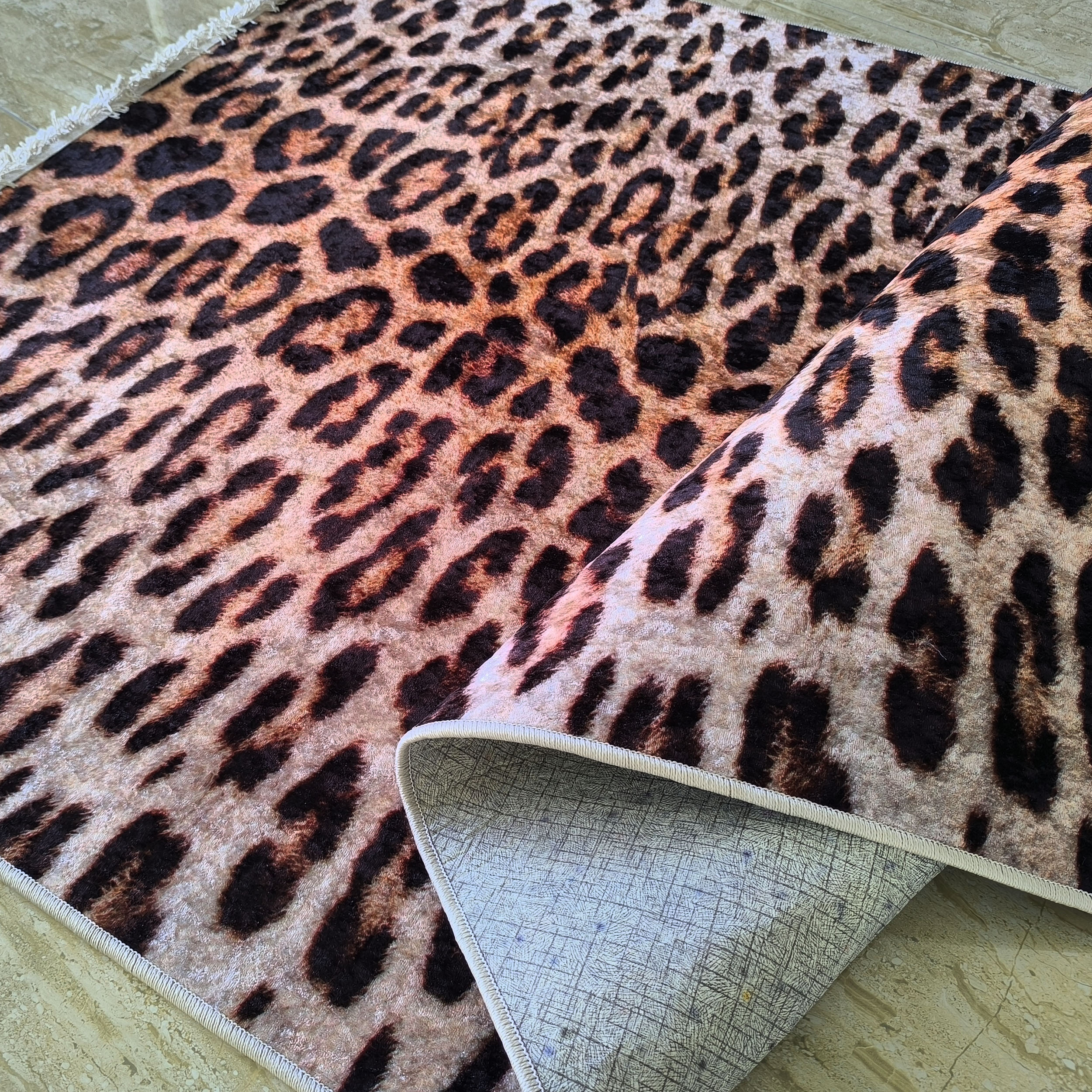 Dywan Antypoślizgowy Nowoczesny Horeca II - 147 - panterka