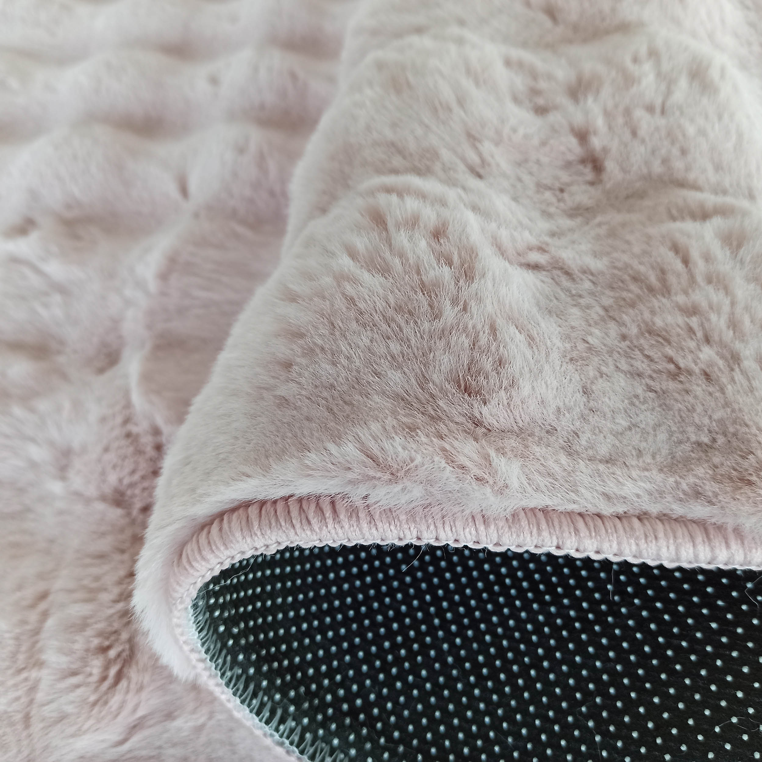 Dywan Merlin 3D Shaggy Typu Rabbit  - Pudrowy