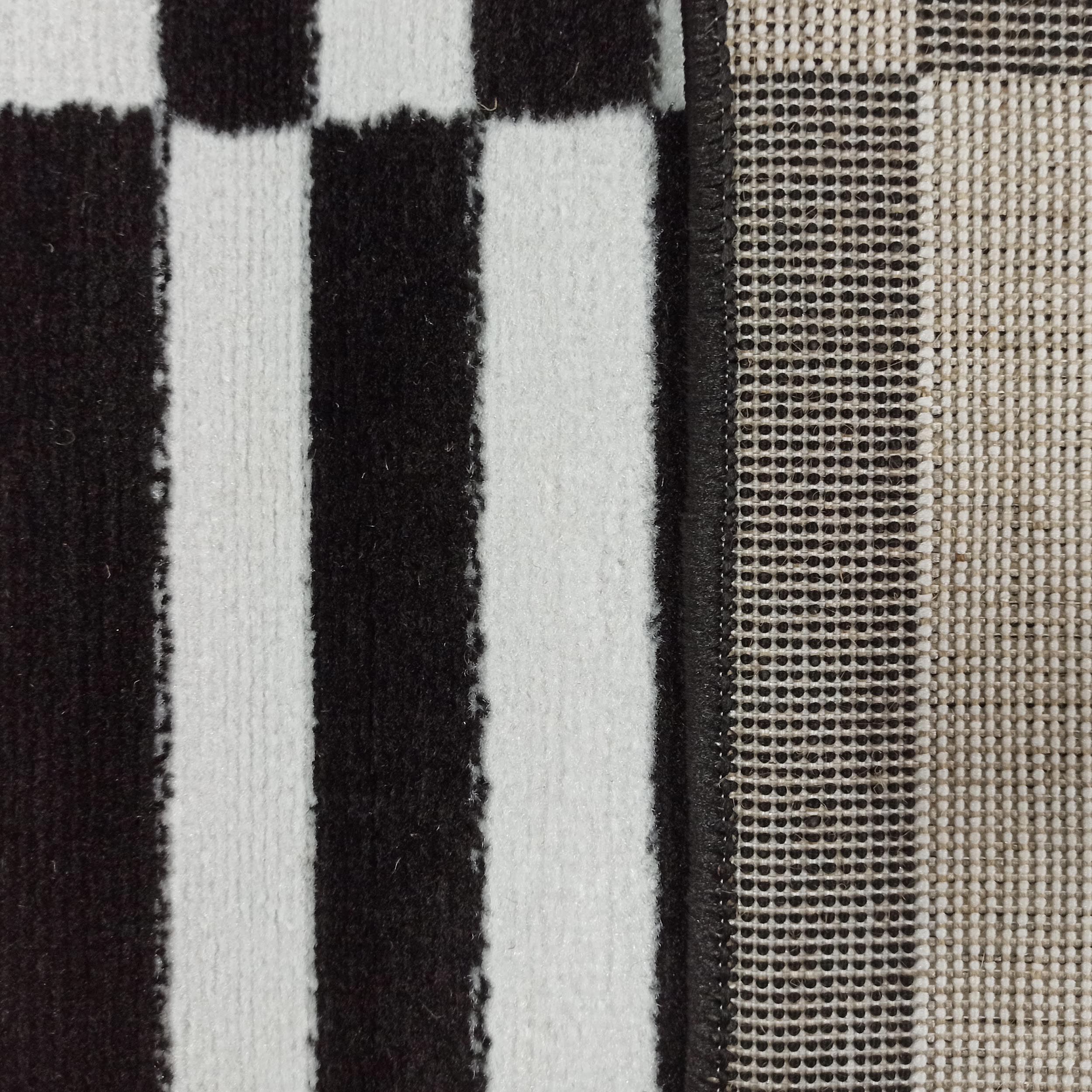 Dywan Klasyczny BCF Alfa 02 - Biało - Czarny