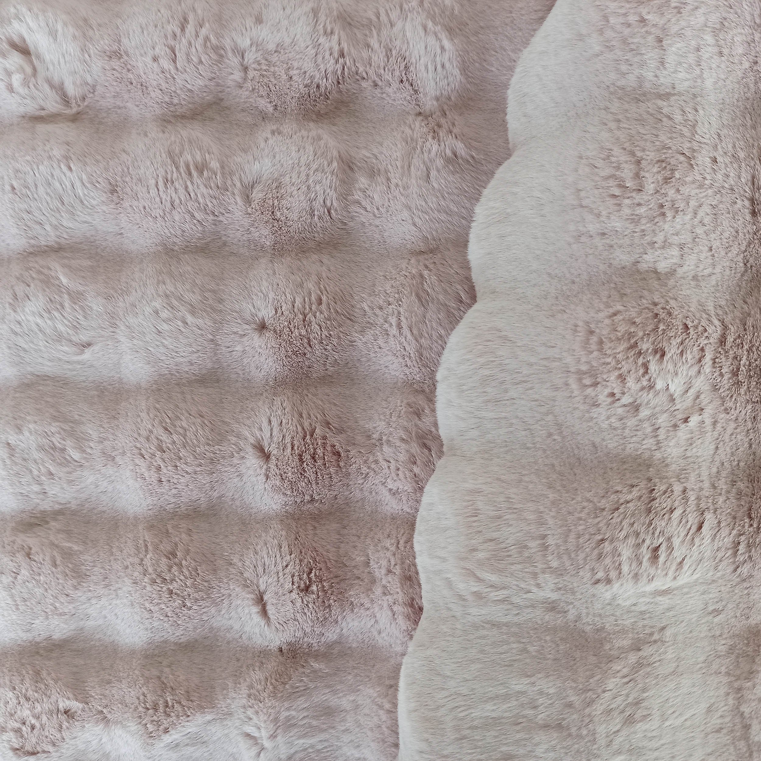 Dywan Merlin 3D Shaggy Typu Rabbit  - Pudrowy